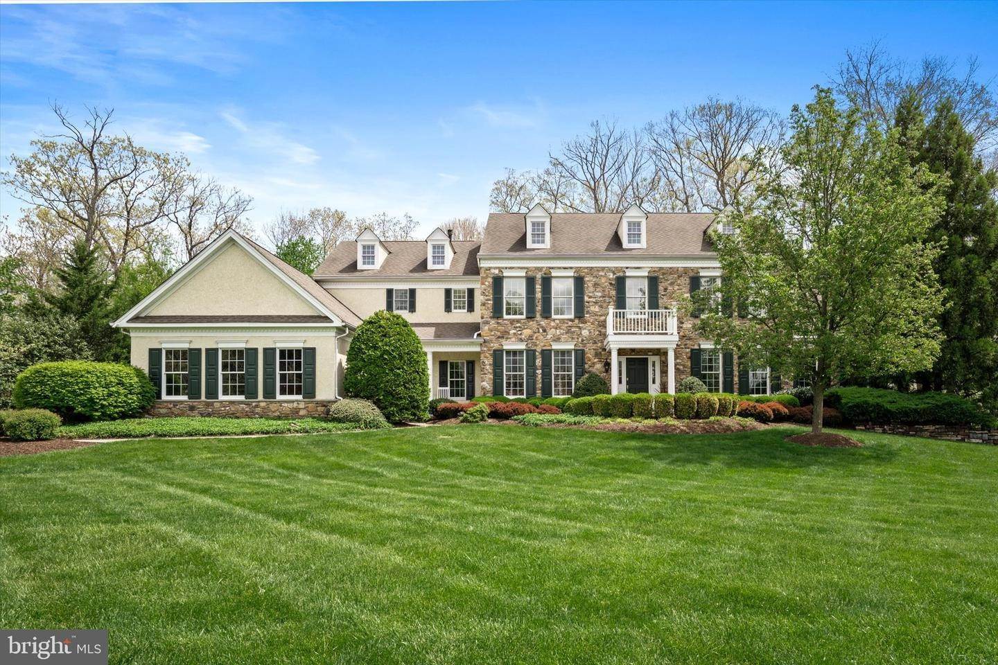 Single Family Homes для того Продажа на Cranbury, Нью-Джерси 08512 Соединенные Штаты