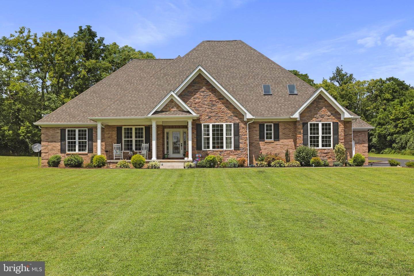 Single Family Homes 为 销售 在 查尔斯城, 西弗吉尼亚州 25414 美国