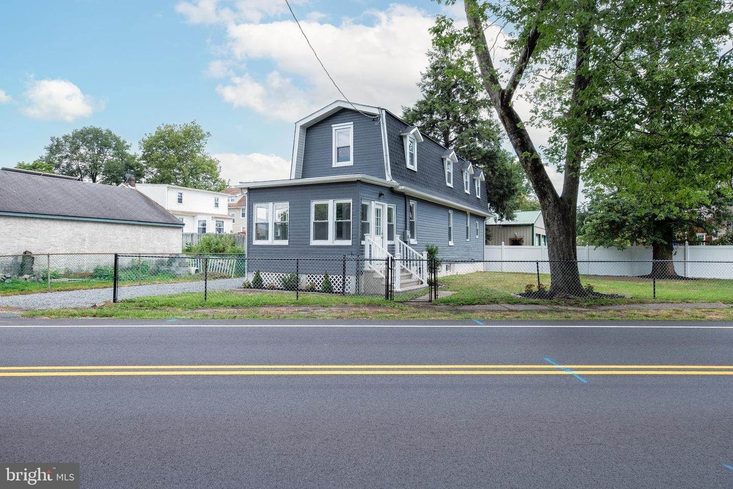 Single Family Homes для того Продажа на Delanco, Нью-Джерси 08075 Соединенные Штаты