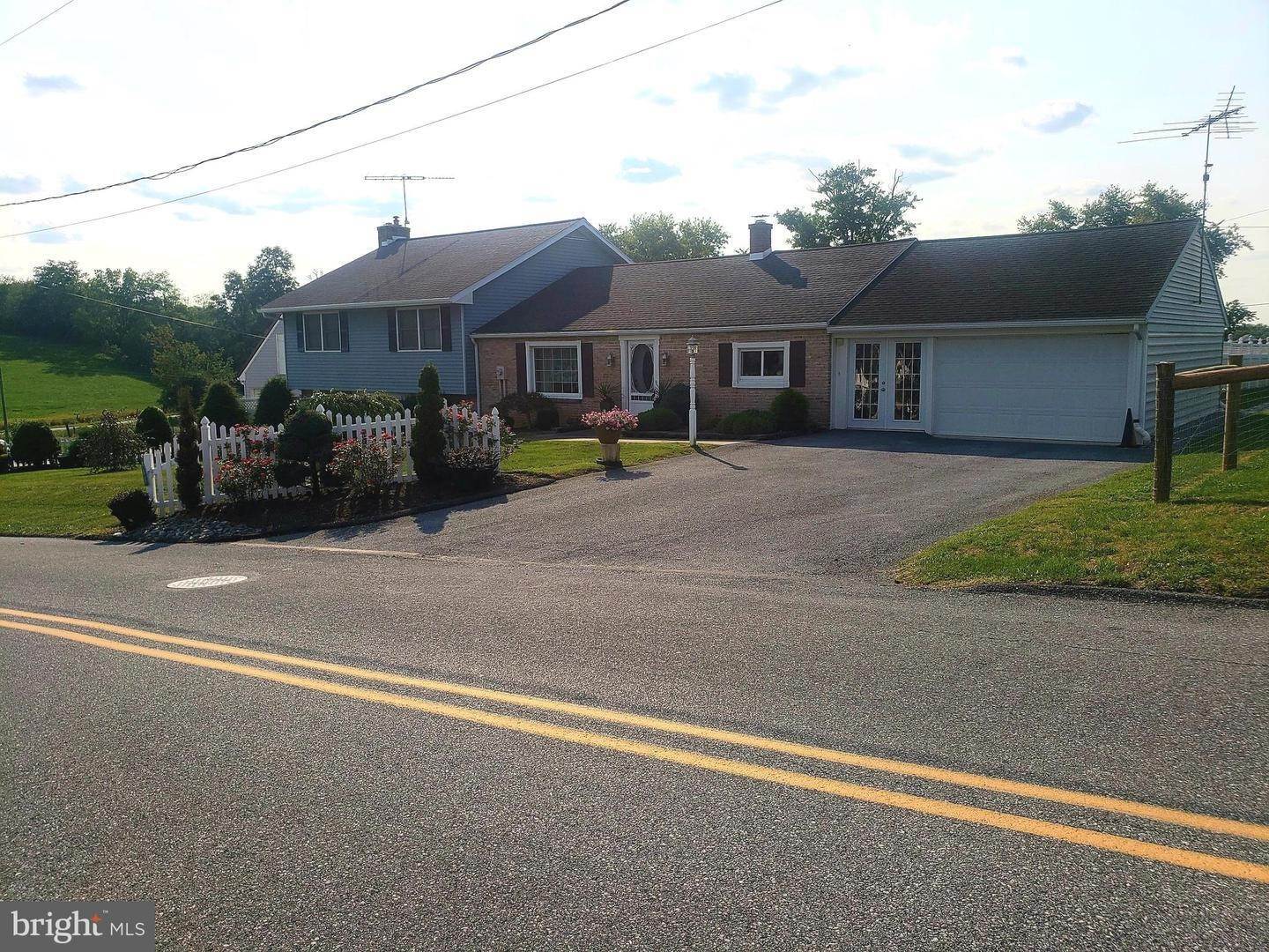 Single Family Homes для того Продажа на Newmanstown, Пенсильвания 17073 Соединенные Штаты