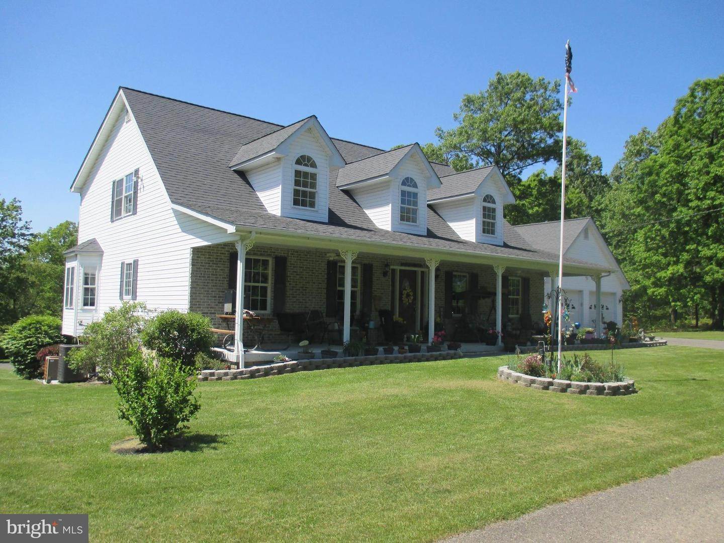 Single Family Homes для того Продажа на Shanks, Западная Виргиния 26761 Соединенные Штаты