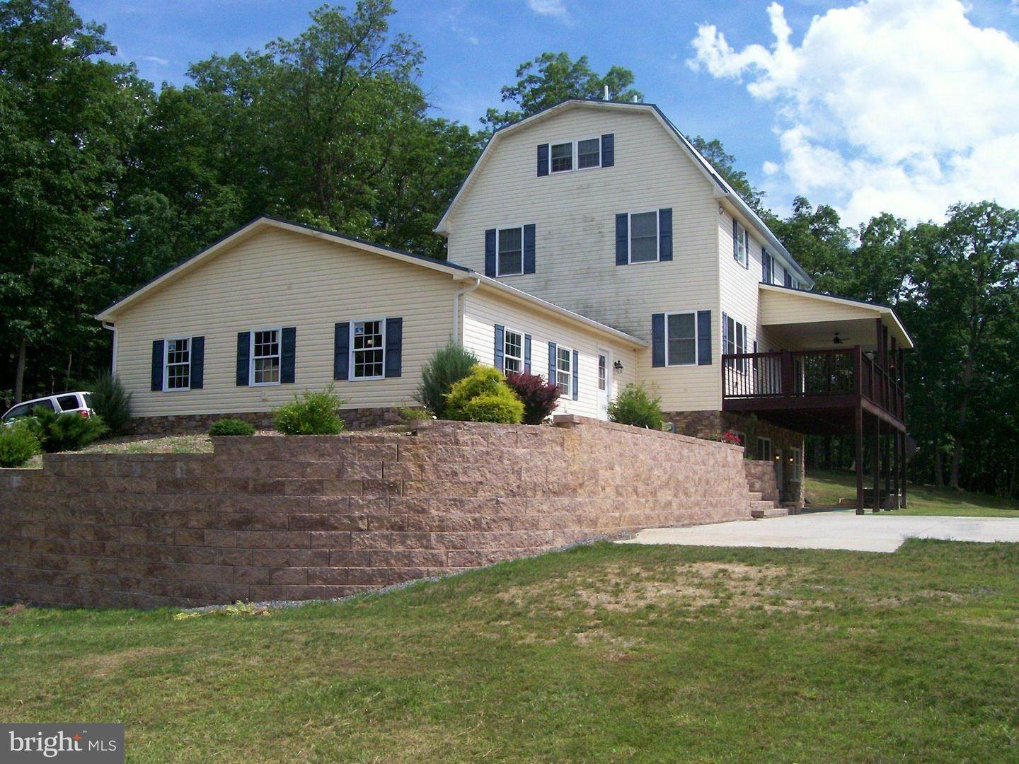 Single Family Homes для того Продажа на Purgitsville, Западная Виргиния 26852 Соединенные Штаты