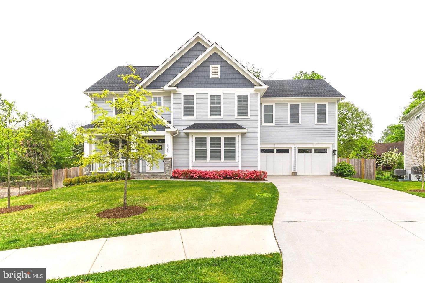 Single Family Homes für Verkauf beim Falls Church, Virginia 22042 Vereinigte Staaten