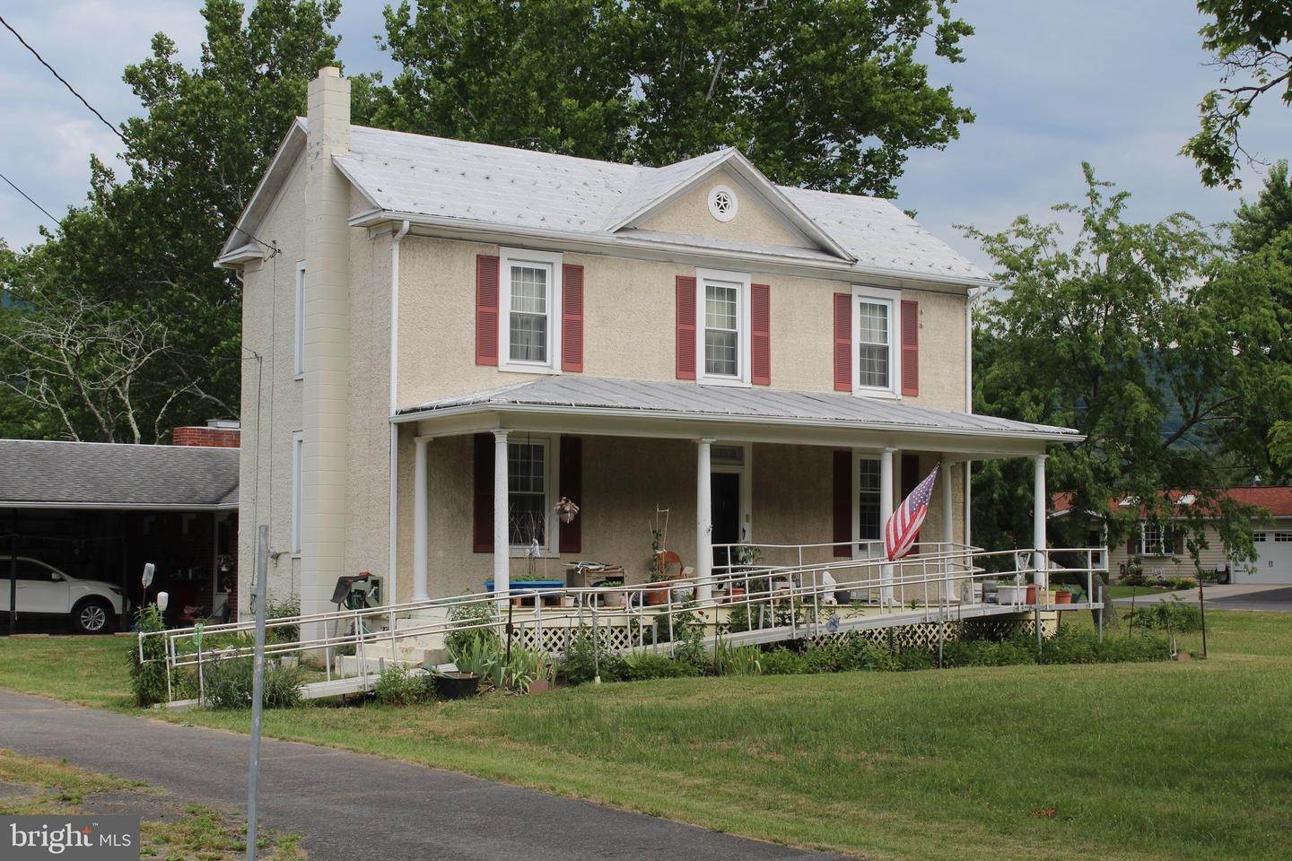 Single Family Homes pour l Vente à Keyser, Virginie-Occidentale 26726 États-Unis