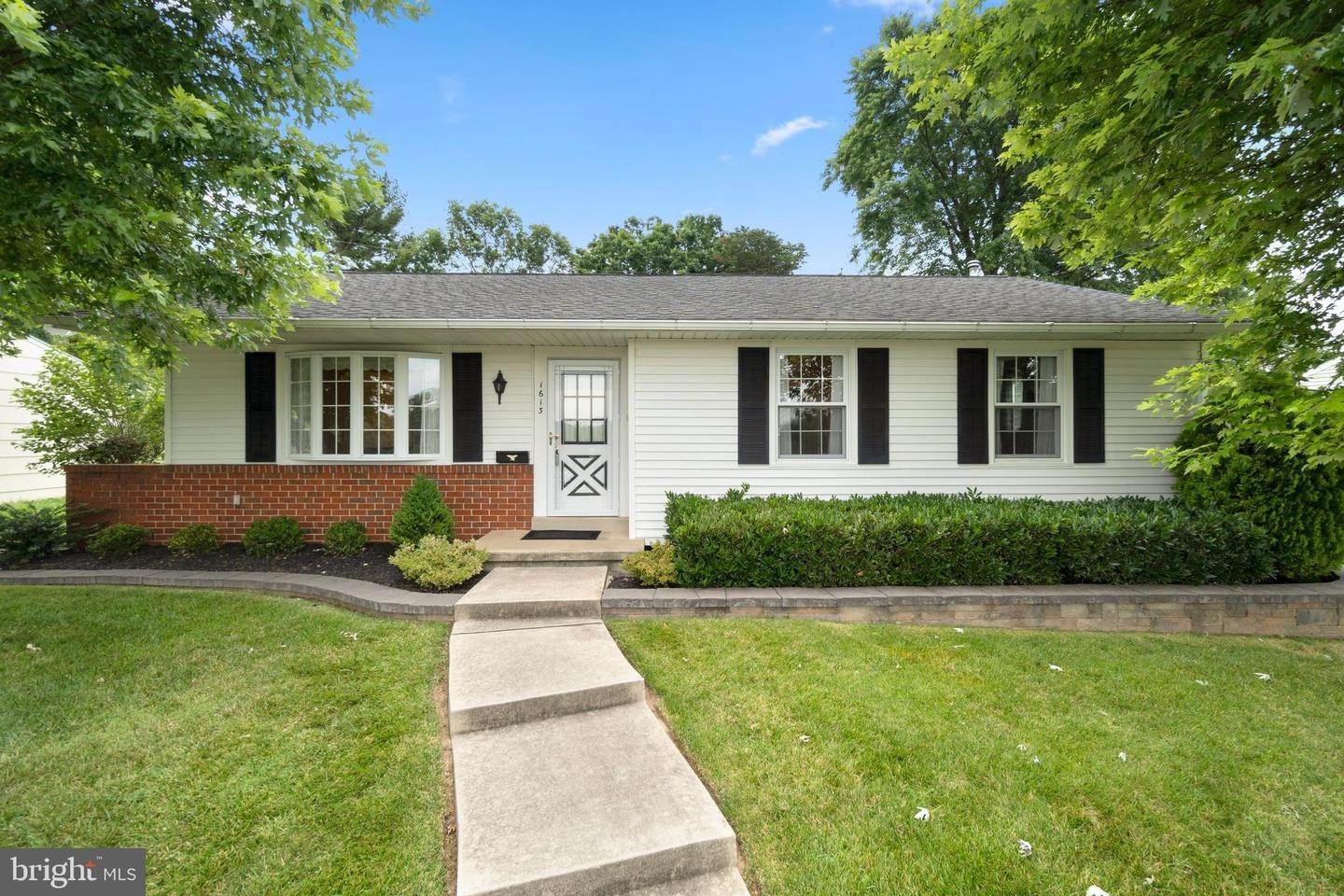 Single Family Homes für Verkauf beim Rosedale, Maryland 21237 Vereinigte Staaten