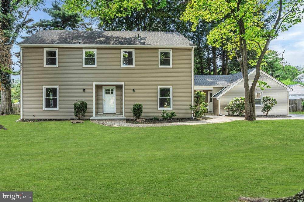 Single Family Homes для того Продажа на Ewing, Нью-Джерси 08628 Соединенные Штаты