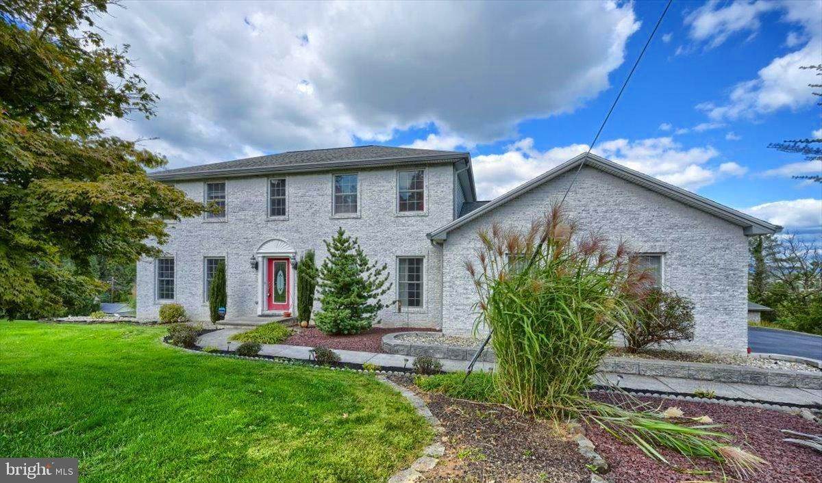 Single Family Homes для того Продажа на New Cumberland, Пенсильвания 17070 Соединенные Штаты