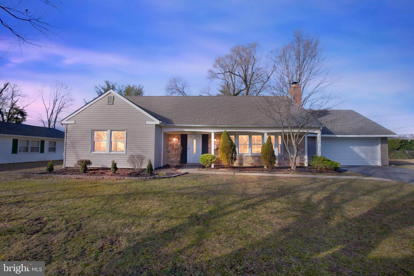 Single Family Homes для того Продажа на Willingboro Township, Нью-Джерси 08046 Соединенные Штаты