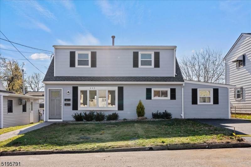 Multi-Family Homes 为 销售 在 Woodbridge, 新泽西州 08830 美国