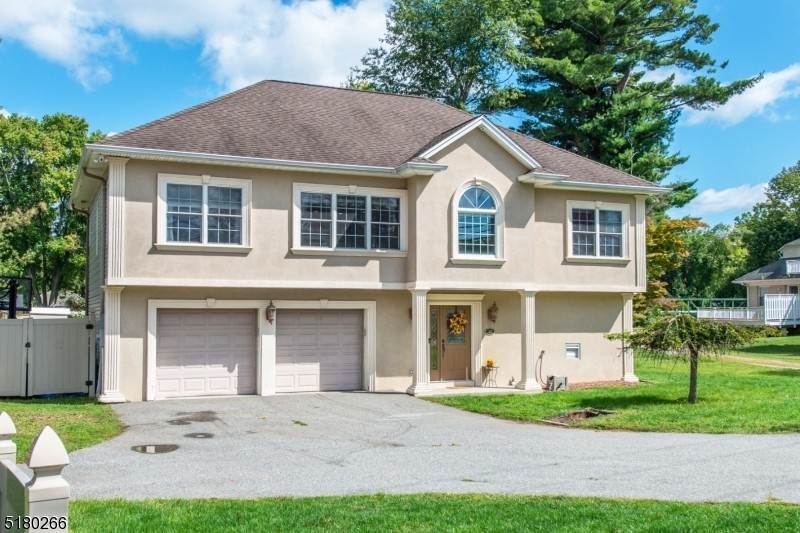 Single Family Homes 为 销售 在 Pequannock, 新泽西州 07440 美国