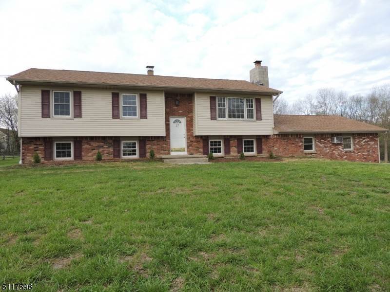Single Family Homes pour l Vente à Frankford Township, New Jersey 07826 États-Unis