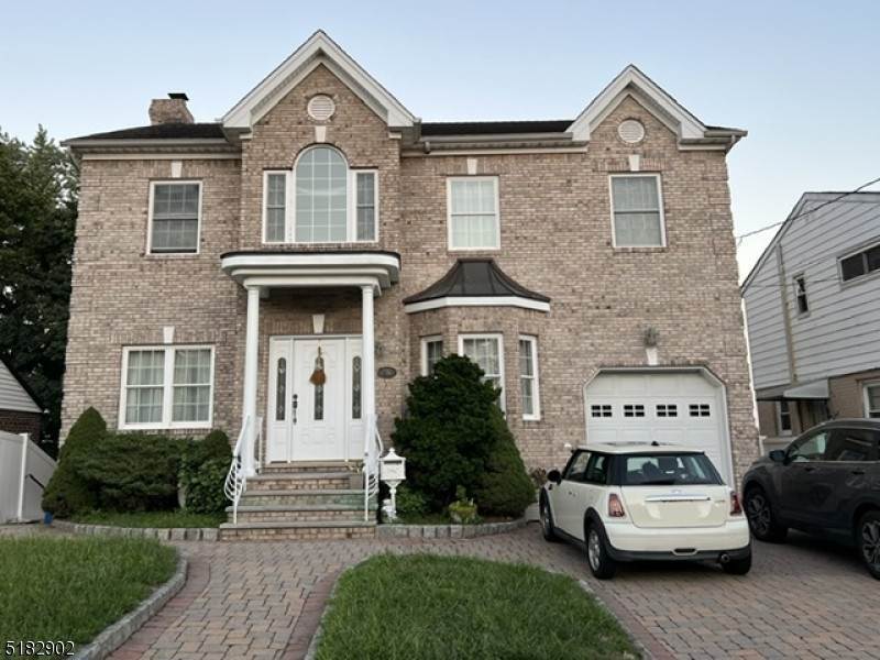 Single Family Homes için Satış at North Arlington, New Jersey 07031 Amerika Birleşik Devletleri