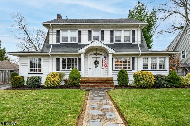 Single Family Homes für Verkauf beim Rahway, New Jersey 07065 Vereinigte Staaten