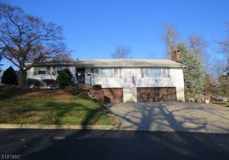Single Family Homes для того Продажа на Jamesburg, Нью-Джерси 08831 Соединенные Штаты
