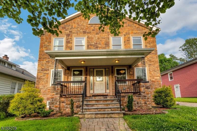 Single Family Homes для того Продажа на Cedar Grove, Нью-Джерси 07009 Соединенные Штаты