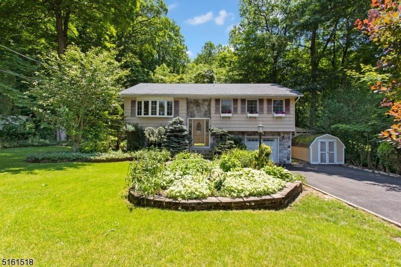 Single Family Homes 为 销售 在 Byram Township, 新泽西州 07821 美国