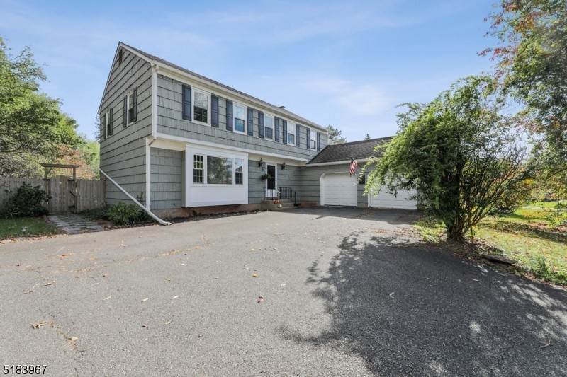 Single Family Homes för Försäljning vid Holland Township, New Jersey 08848 Förenta staterna