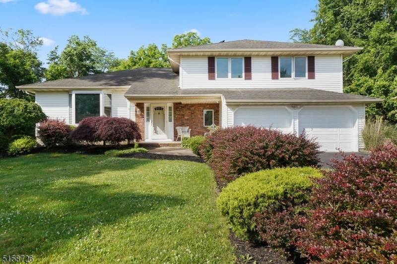 Single Family Homes для того Продажа на East Hanover, Нью-Джерси 07936 Соединенные Штаты