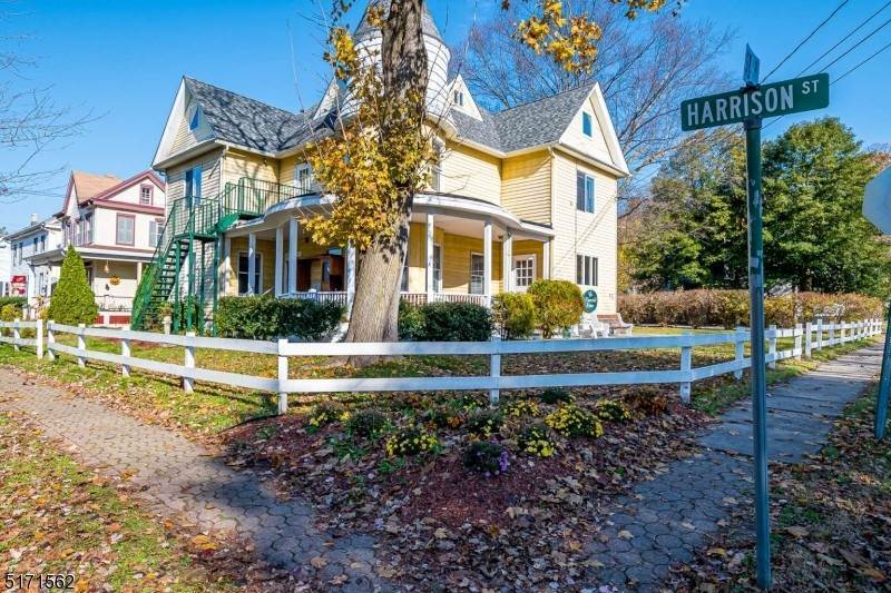 Single Family Homes 為 出售 在 Frenchtown, 新澤西州 08825 美國