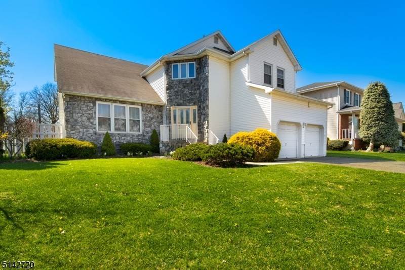 Single Family Homes için Satış at Woodbridge, New Jersey 08863 Amerika Birleşik Devletleri