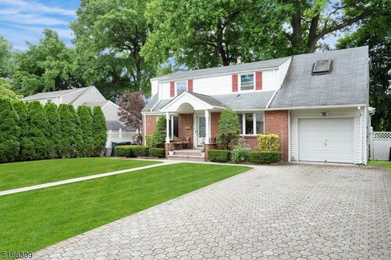 Single Family Homes for Sale at Bergenfield, New Jersey 07621 United States