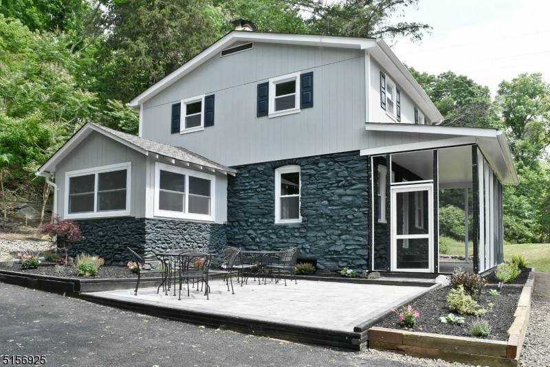 Single Family Homes 为 销售 在 安德沃, 新泽西州 07860 美国