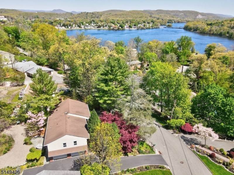 Single Family Homes 為 出售 在 Pompton Lakes, 新澤西州 07442 美國