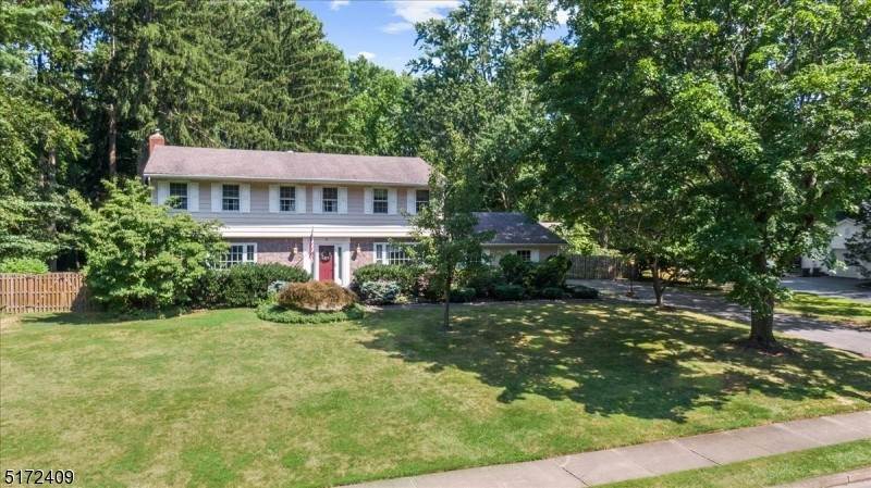 Single Family Homes 为 销售 在 西温莎, 新泽西州 08550 美国
