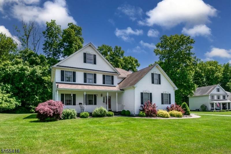 Single Family Homes для того Продажа на Mount Olive, Нью-Джерси 07828 Соединенные Штаты