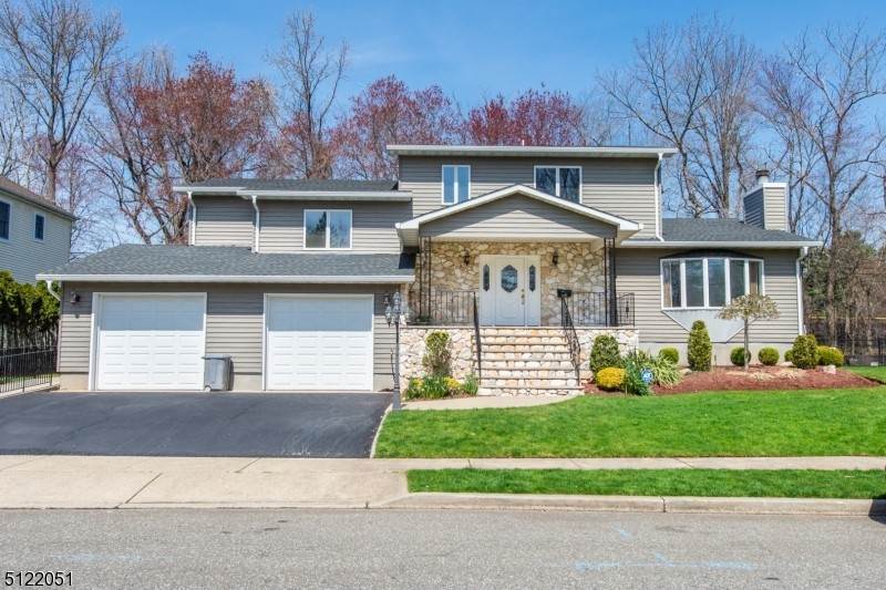 Single Family Homes для того Продажа на Emerson, Нью-Джерси 07630 Соединенные Штаты