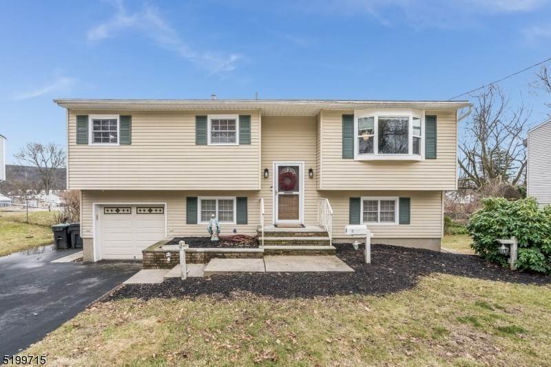 Single Family Homes für Verkauf beim Hackettstown, New Jersey 07840 Vereinigte Staaten