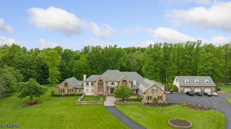 Single Family Homes 为 销售 在 Green Township, 新泽西州 07821 美国