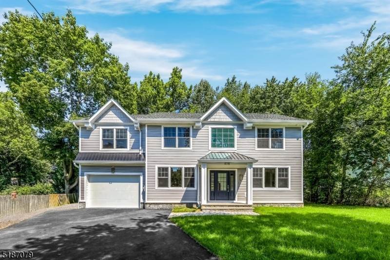 Single Family Homes för Försäljning vid New Milford, New Jersey 07646 Förenta staterna