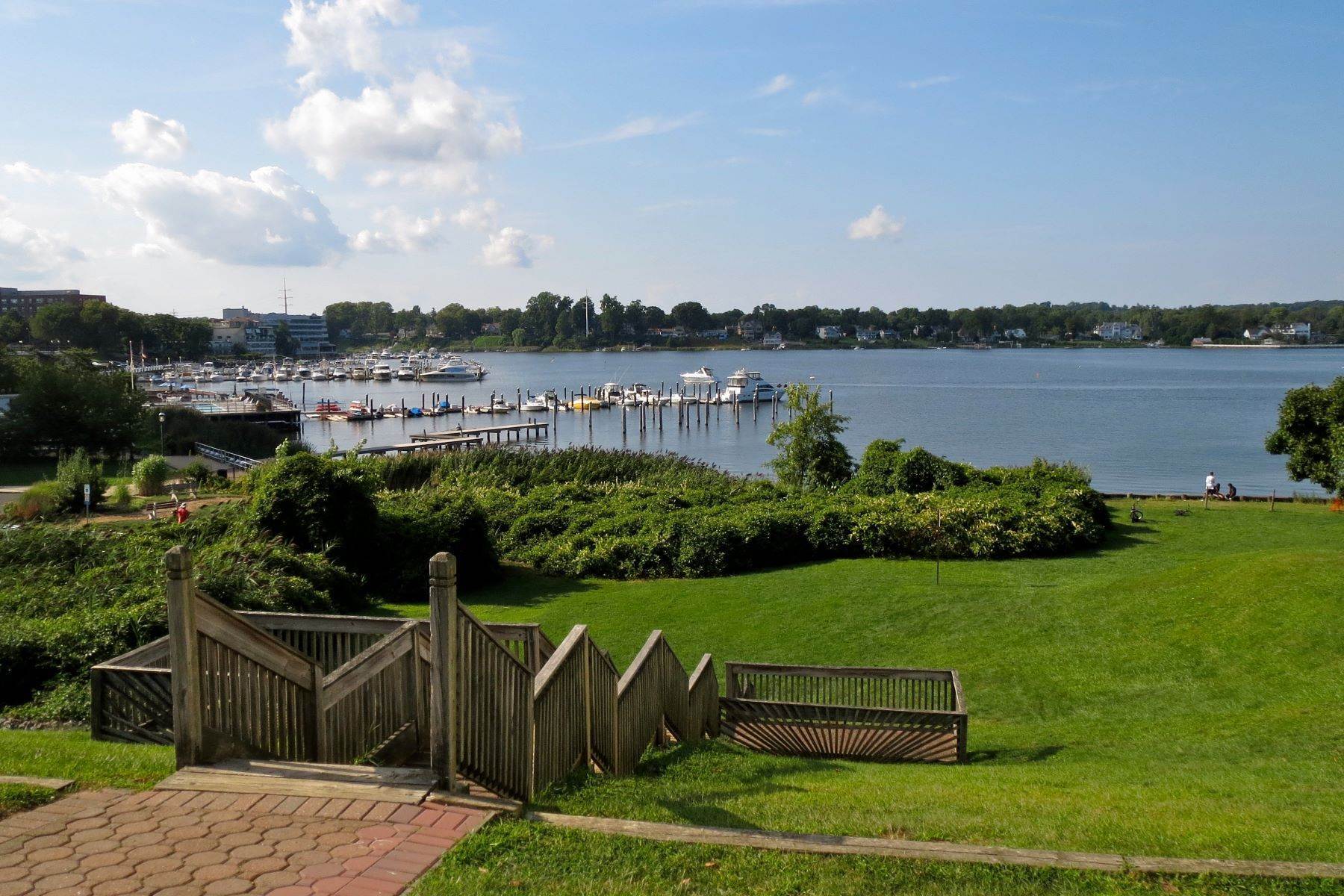 Condominiums للـ Sale في Southbank At The Navesink 4 Boat Club Court 2D, Red Bank, New Jersey 07701 United States