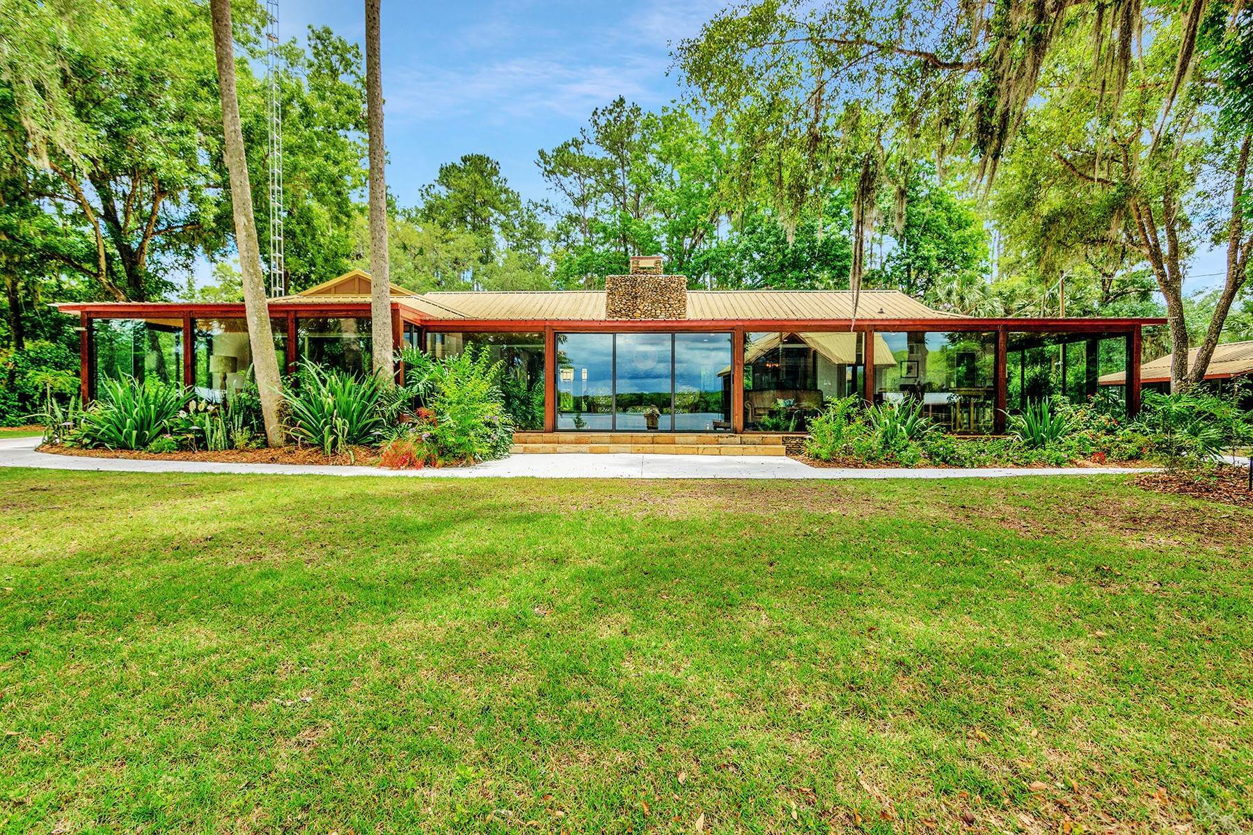 Single Family Homes voor Verkoop op Chiefland, Florida 32626 Verenigde Staten