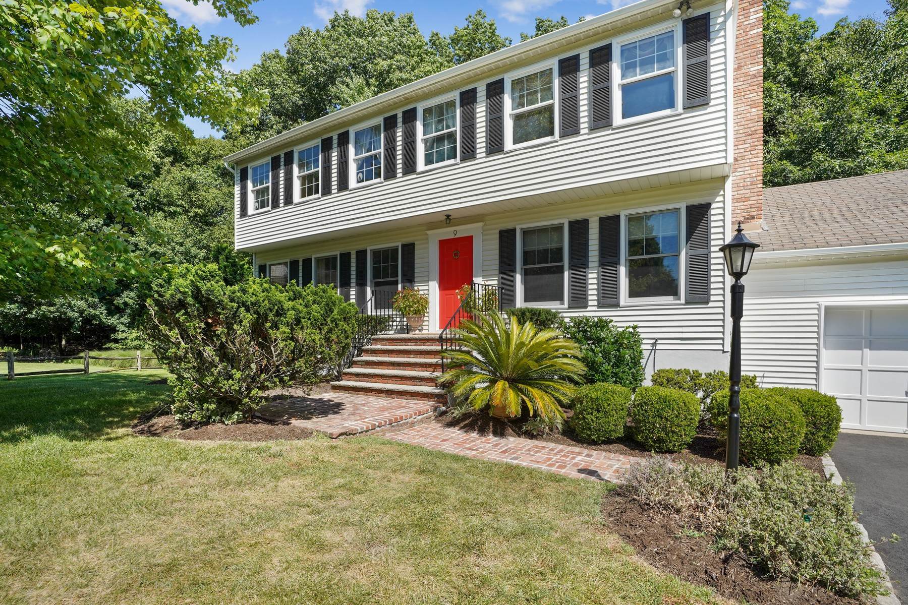 Single Family Homes for Sale at End of Double Cul-de-sac 9 Marti Rd., Park Ridge, New Jersey 07656 United States