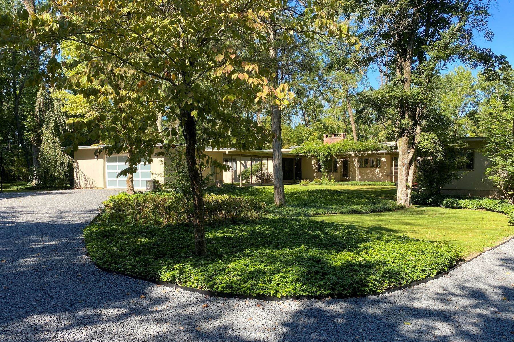40. Single Family Homes for Sale at Close-to-Town Mid Century Modern On A Private Lane 108 Rosedale Lane, Princeton, New Jersey 08540 United States