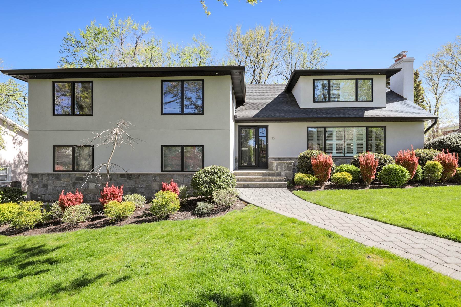 Single Family Homes 为 销售 在 恩格尔伍德克利夫斯, 新泽西州 07632 美国