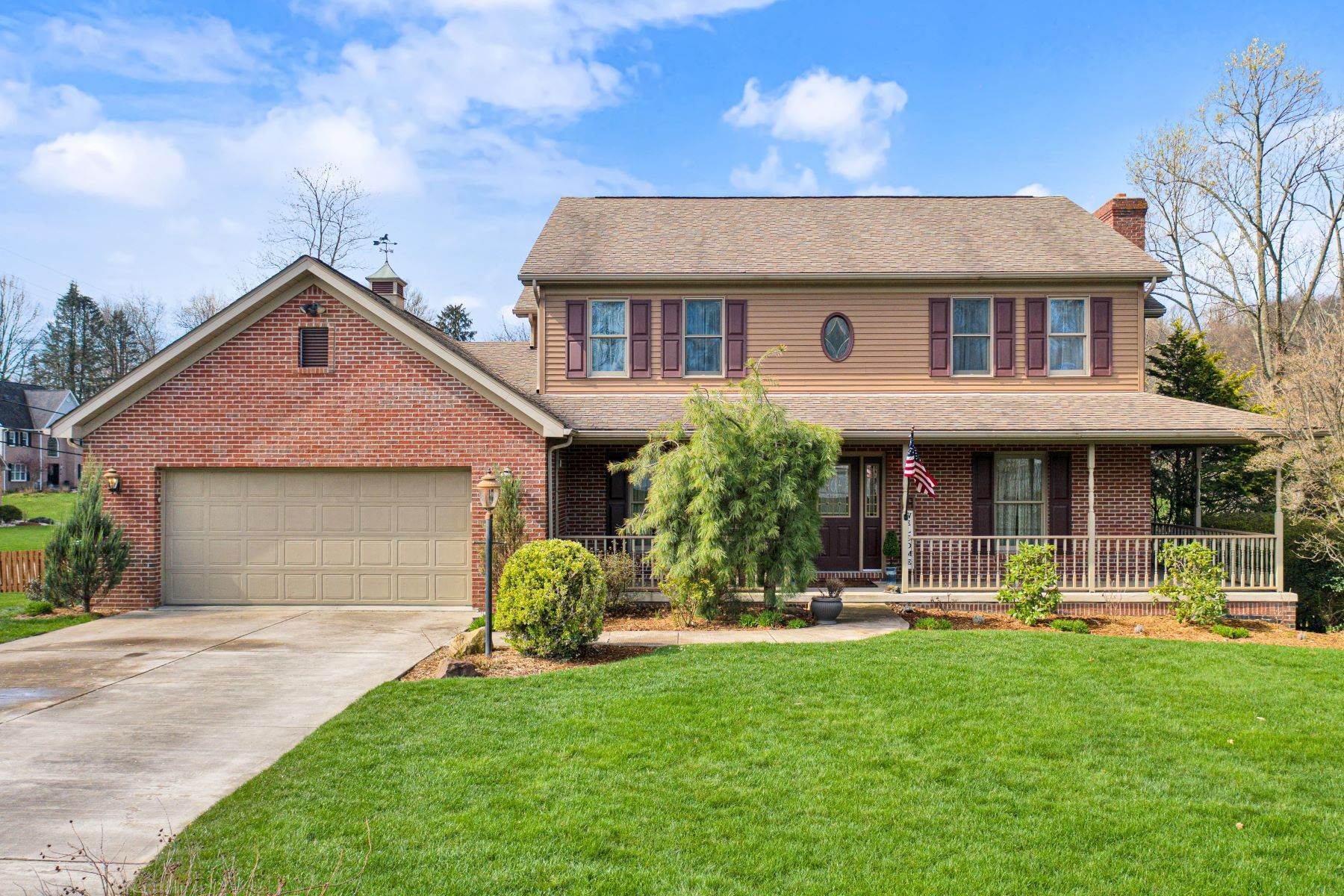 Single Family Homes 為 出售 在 100 Magnolia Drive, Greensburg, PA 15601 Greensburg, 賓夕法尼亞州 15601 美國