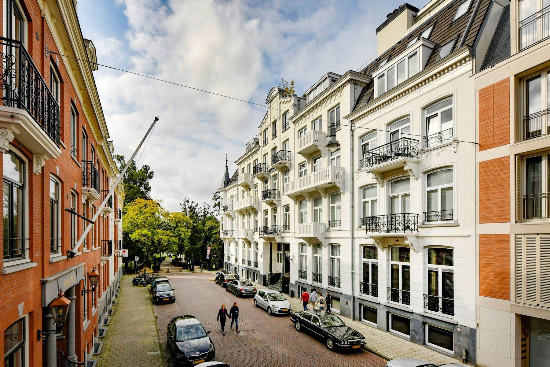 Apartments lúc Recently modernised, very luxurious apartment on the exclusive P.C. Hooftstraat Pieter Cornelisz. Hooftstraat Amsterdam, North Holland 1071CH nước Hà Lan