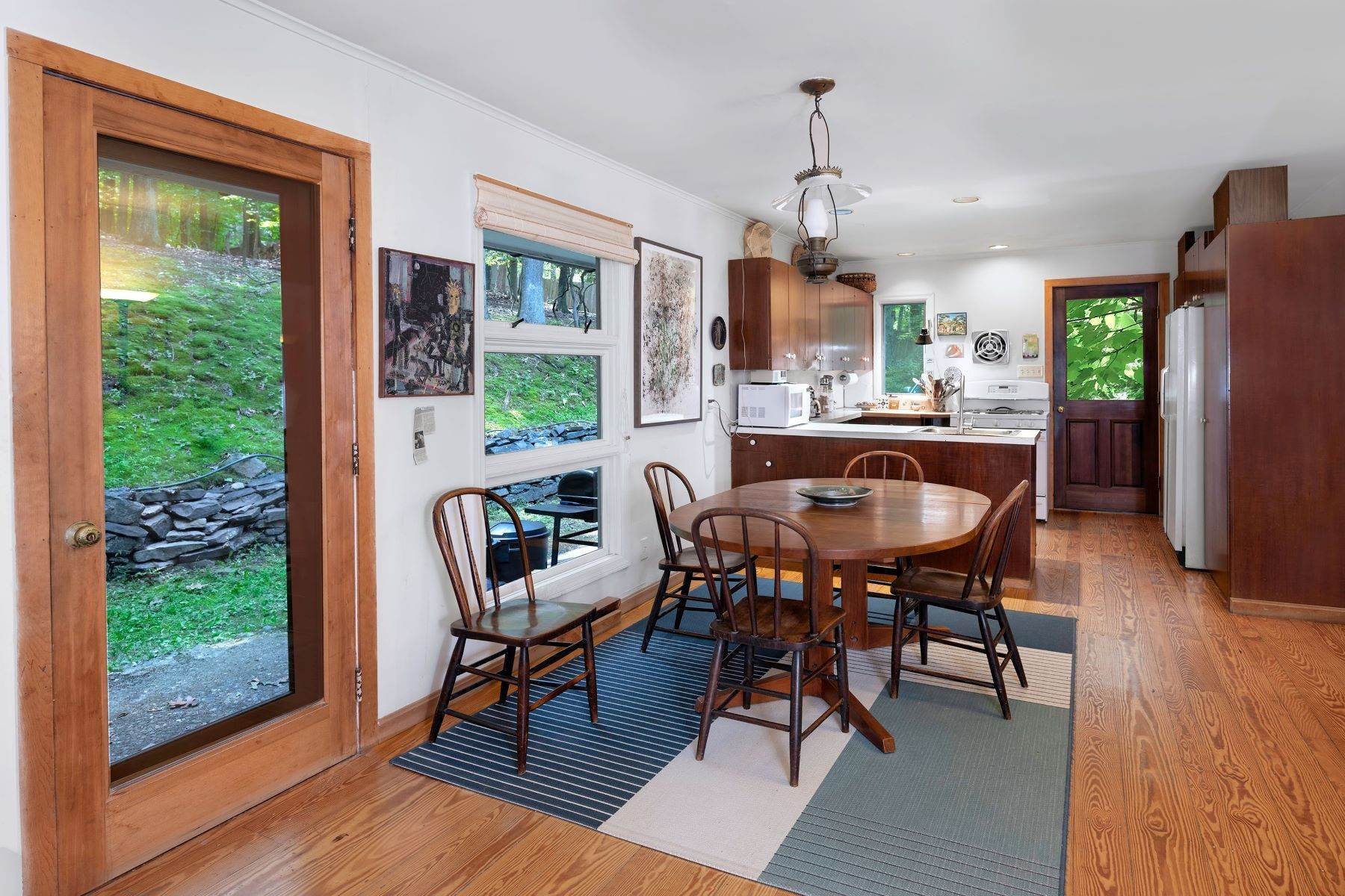 14. Single Family Homes for Sale at This Mid-Century Modern Is Brimming With Character 7034 Ely Road, New Hope, Pennsylvania 18938 United States
