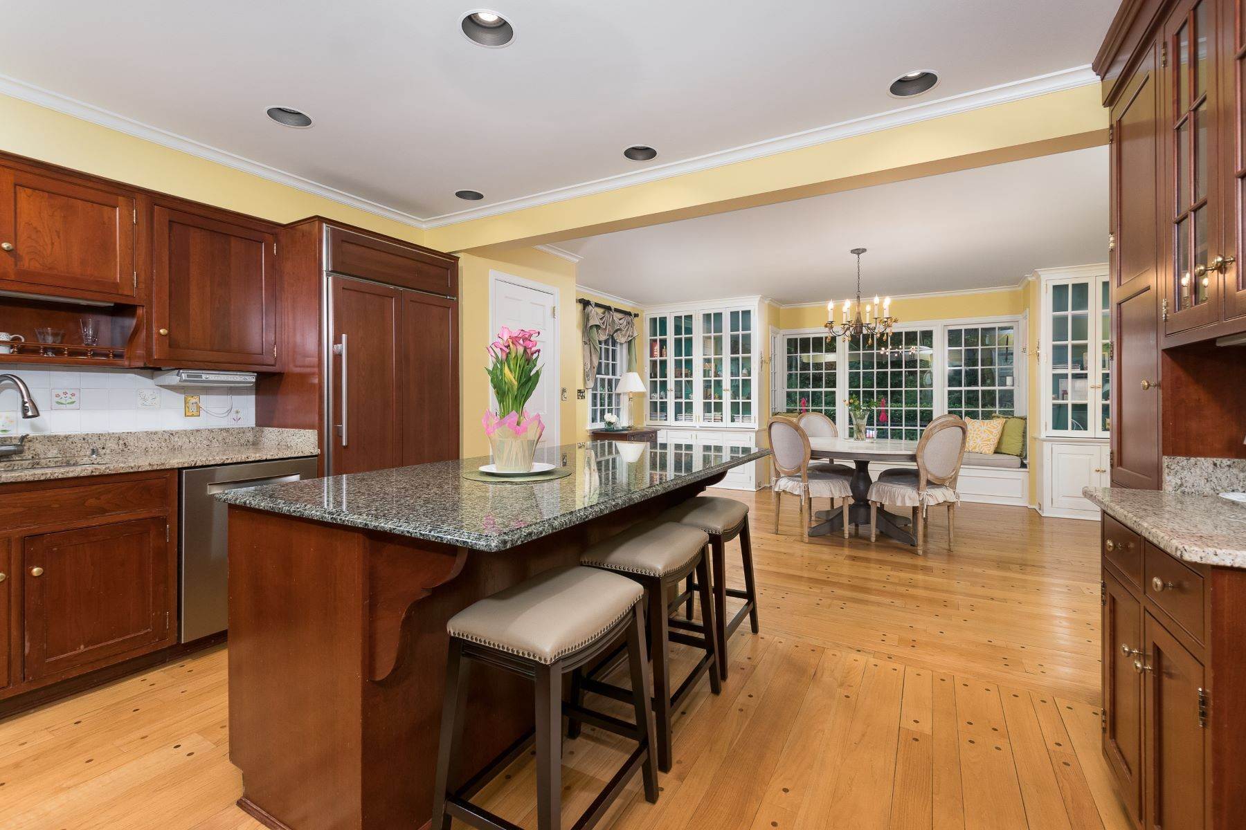 17. Single Family Homes for Sale at Pretty as a Picture, From the Elegant Entry to the Crystal Blue Pool 38 Pardoe Road, Princeton, New Jersey 08540 United States