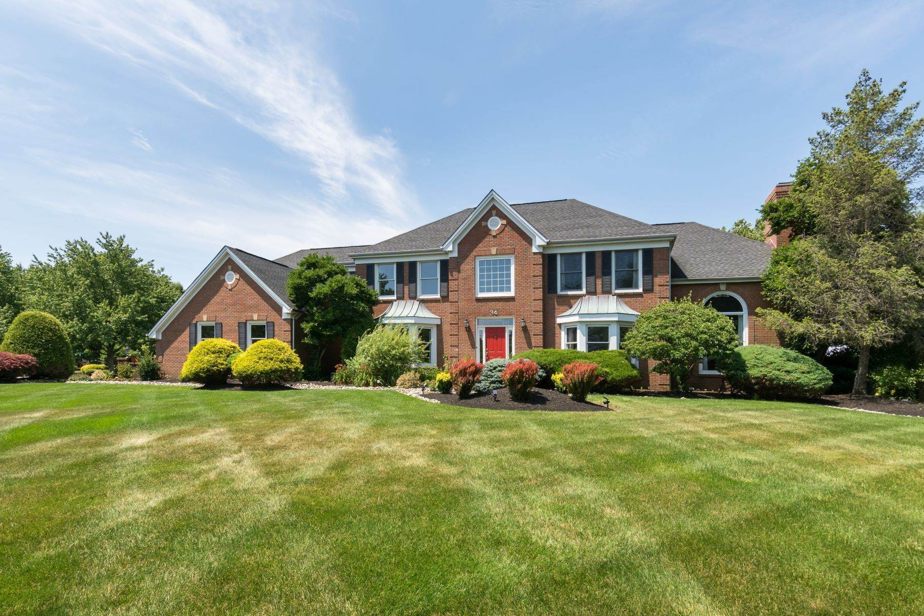 Single Family Homes للـ Sale في Big, Bright Rooms Include a Bonus Main Level Suite 34 Sapphire Drive, Princeton Junction, New Jersey 08550 United States