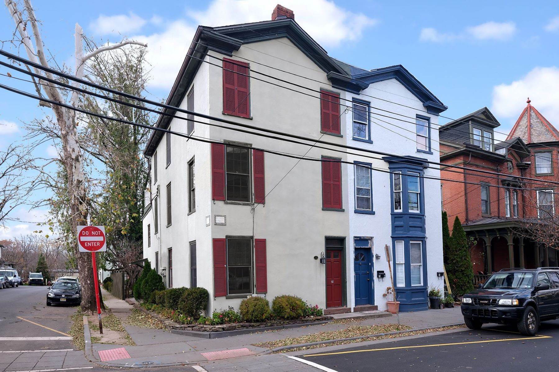 Property 용 매매 에 Fantastic Find For An Investment Opportunity! 71 North Union Street, Lambertville, 뉴저지 08530 미국