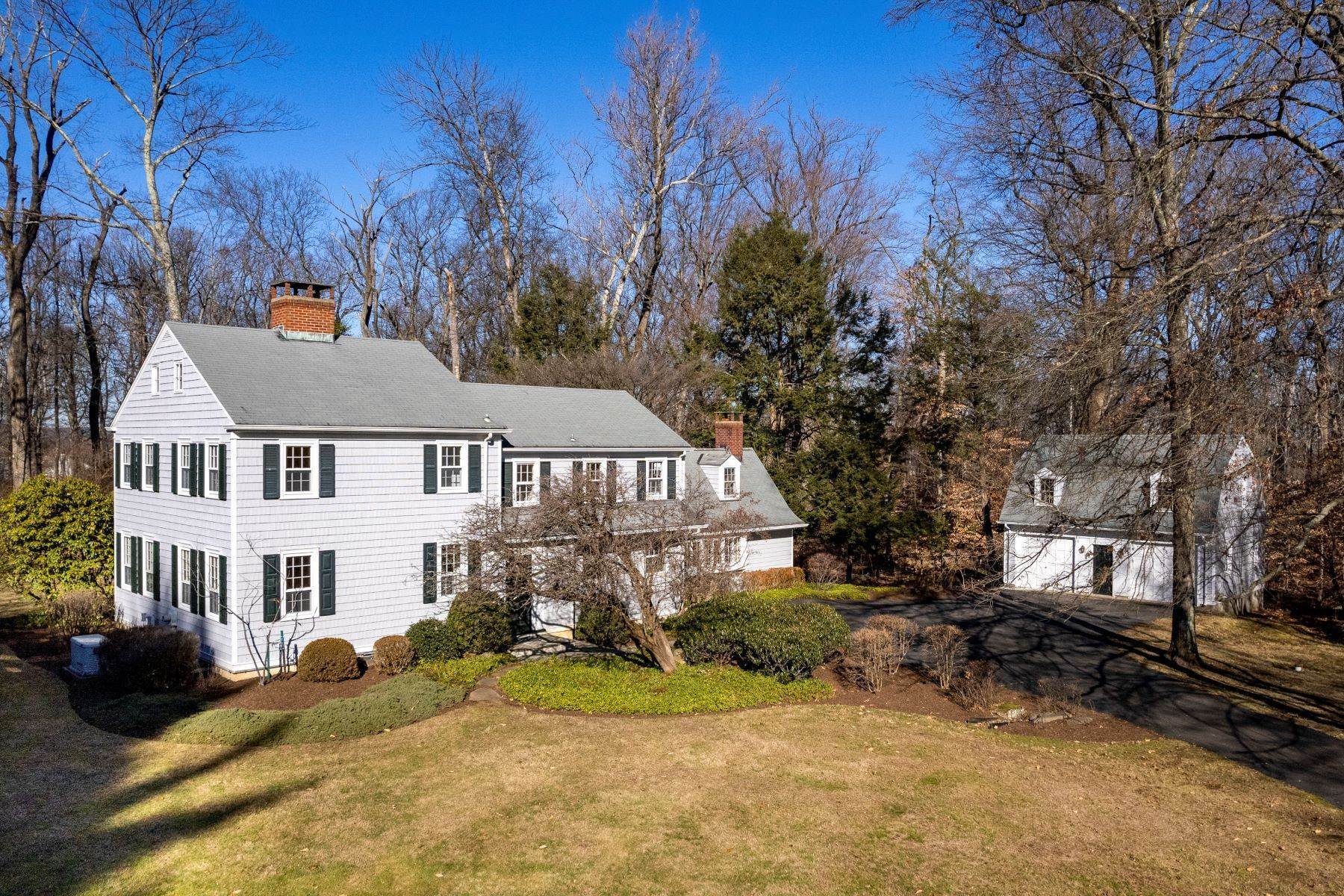 31. Single Family Homes for Sale at Rolf Bauhan Colonial on Historic Estate Grounds 115 Arreton Road, Princeton, New Jersey 08540 United States