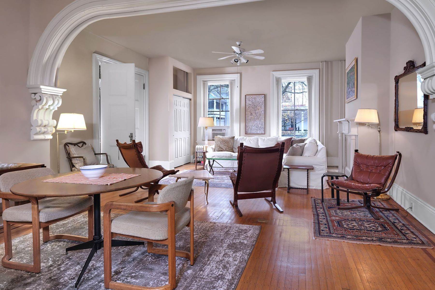 15. Multi-Family Homes for Sale at John Coryell House: A Gorgeous Italianate Mansion 26 - 28 York Street, Lambertville, New Jersey 08530 United States