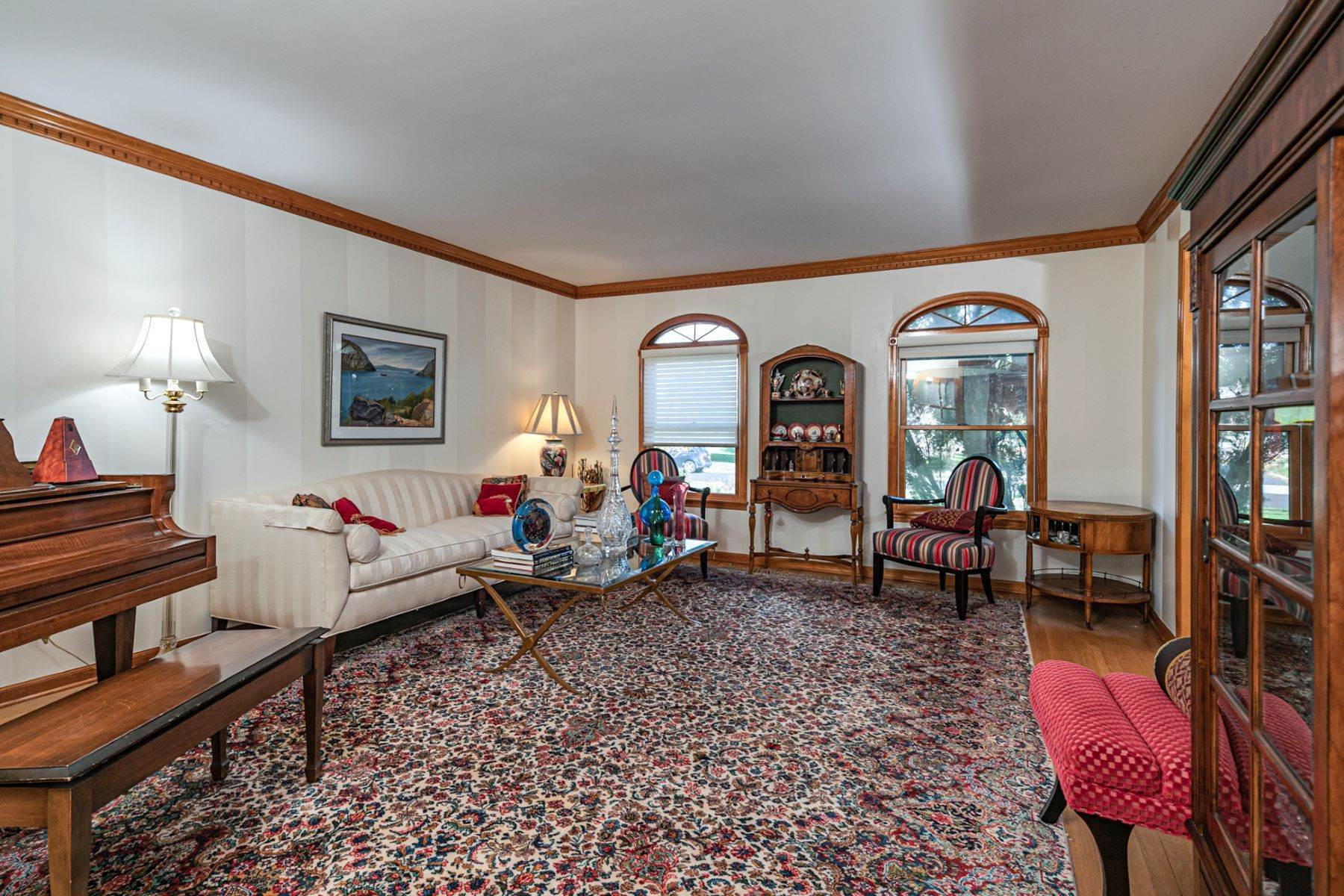 9. Single Family Homes للـ Sale في Plentiful Space In This Colonial Classic 83 Berkley Avenue, Belle Mead, New Jersey 08502 United States