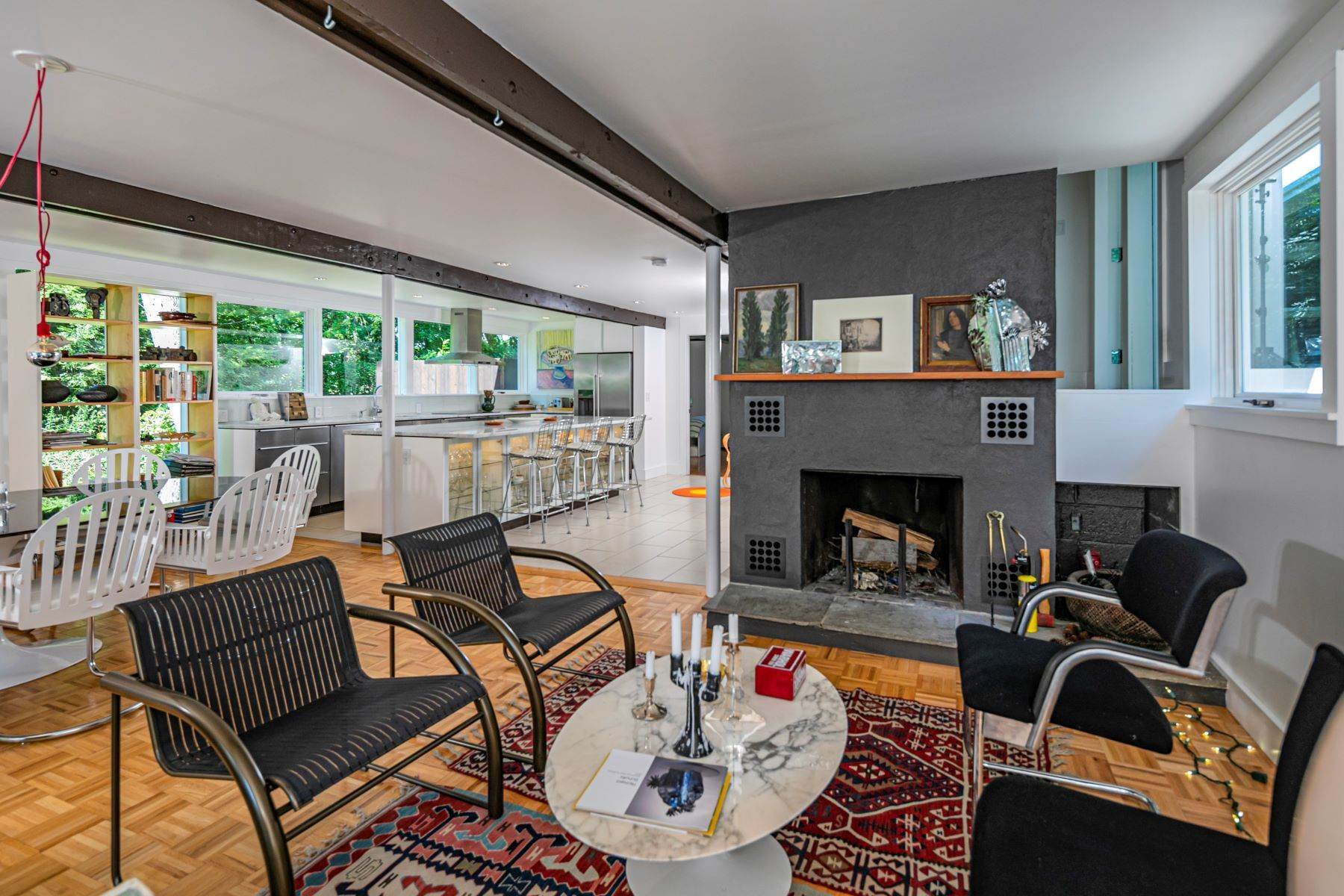36. Single Family Homes for Sale at Spotless Mid-Century Modern on a Sunny Western Section Corner 12 Pardoe Road, Princeton, New Jersey 08540 United States