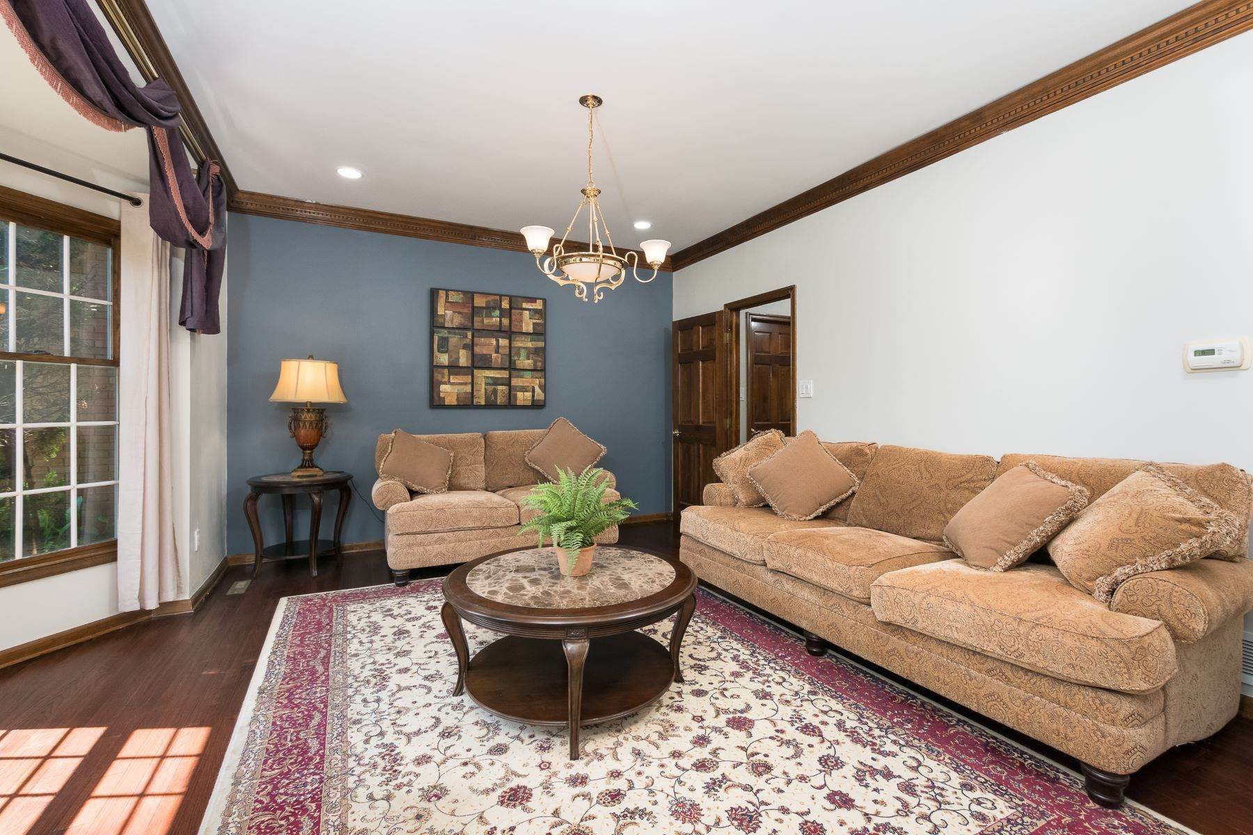 9. Single Family Homes for Sale at Big, Bright Rooms Include a Bonus Main Level Suite 34 Sapphire Drive, Princeton Junction, New Jersey 08550 United States