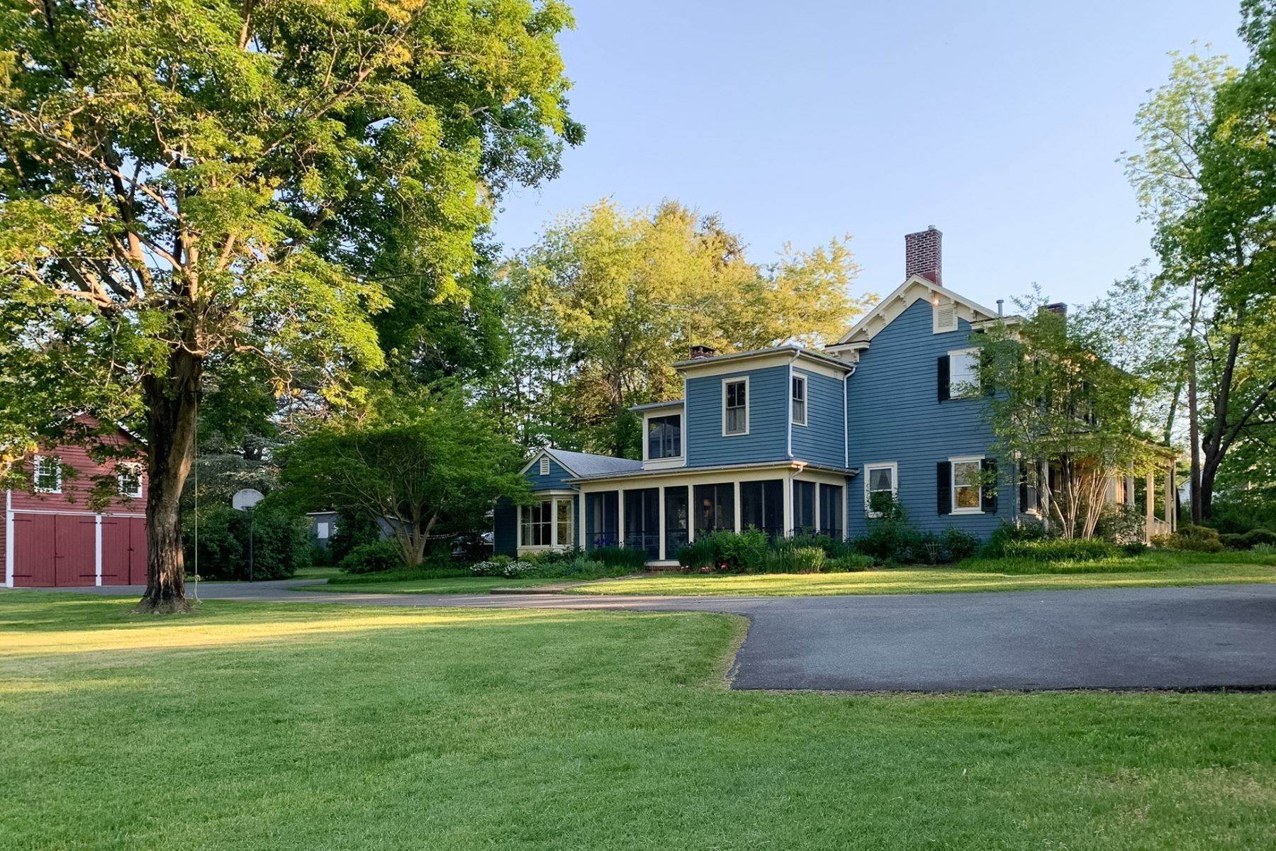 14. Single Family Homes for Sale at Beautifully preserved farmhouse on bucolic lot 17 Bunker Hill Drive, Cranbury, New Jersey 08512 United States